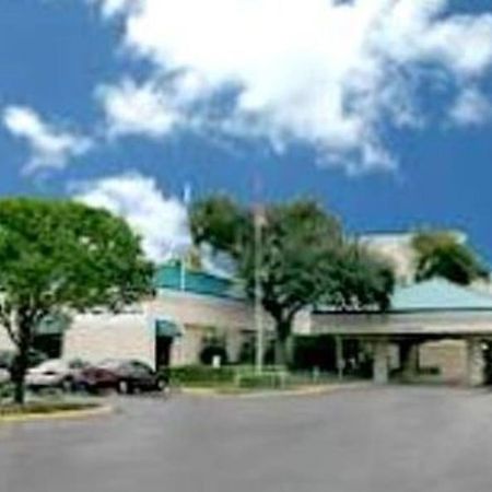 Quality Inn Market Center Dallas Exterior photo