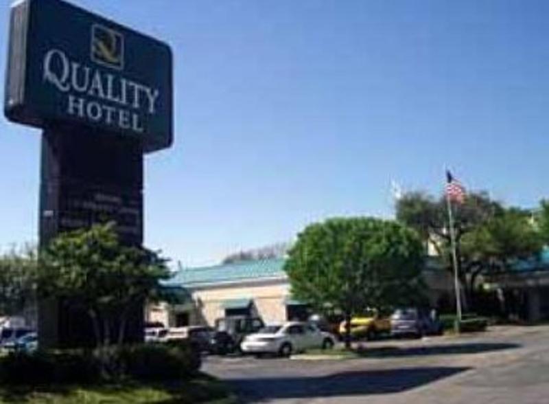 Quality Inn Market Center Dallas Exterior photo