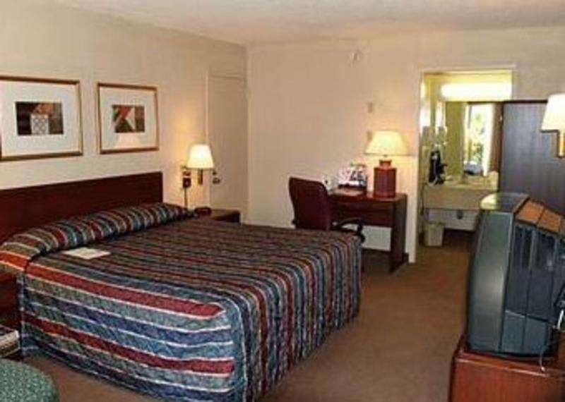Quality Inn Market Center Dallas Exterior photo